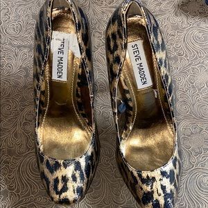 Steve Madden pumps